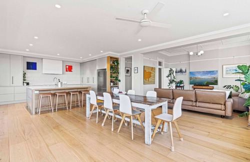 Coogee Apartment | Beautiful Newly Renovated Family Home in Coogee