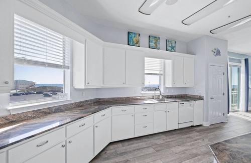 Pensacola Beach Condo | Beautiful, Newly Renovated, Pet Friendly Condo with Stunning Gulf Views!