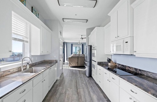 Pensacola Beach Condo | Beautiful, Newly Renovated, Pet Friendly Condo with Stunning Gulf Views!