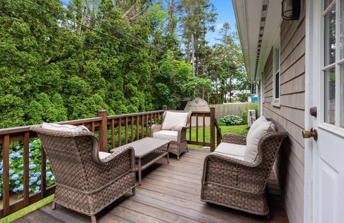 Middletown House | Beautiful Newport Home - The Cottage At Restmere, South