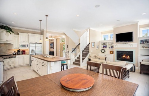 South Haven House | Beautiful North Beach Home! Private pool! Outdoor recreation area! 12 guests!