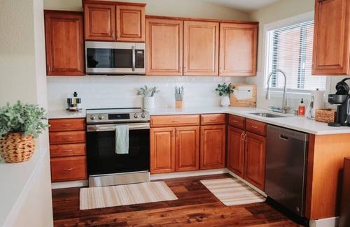 Tri-Cities Apartment | Beautiful Oasis in the Heart of the Tri-Cities