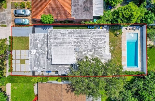 Miami Shores House | Beautiful Oasis Pool 5BR House