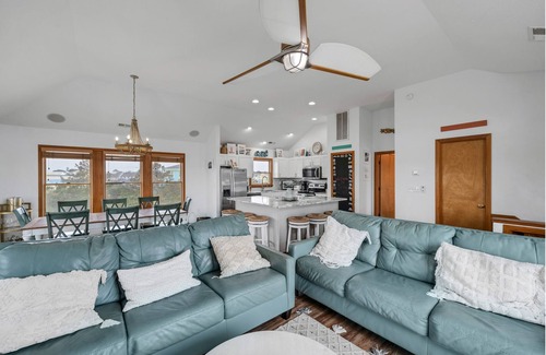 Whalehead Beach Cottage | Beautiful OBX Home w. Pristine Views by RedAwning