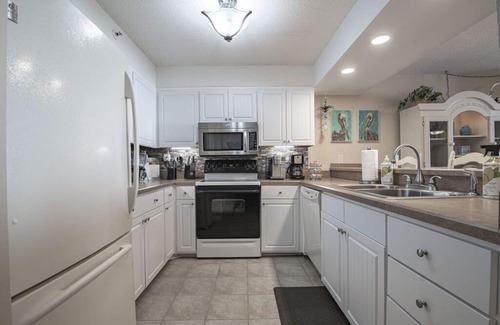 Crescent Beach Condo | Beautiful Ocean Front 3 Bedroom!