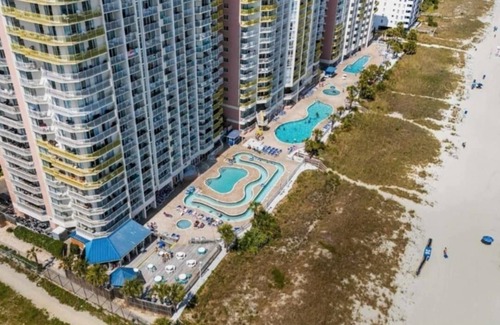 Atlantic Beach Condo | Beautiful OCEANFRONT 1-BR condo-N. Myrtle Beach. Indoor/outdoor pools-lazyrivers