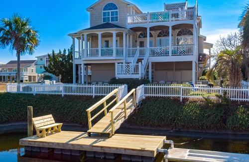 Ocean Isle Beach House | BEAUTIFUL OCEAN ISLE BEACH 7 BEDROOM CANAL HOME