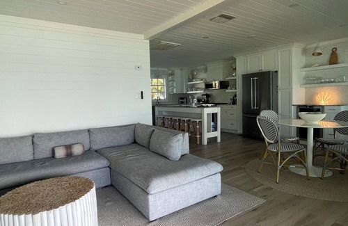 Cherokee House | Beautiful Oceanfront Home in Casuarina Point