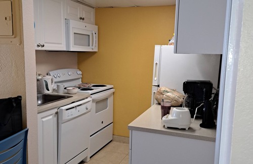 Pompano Beach Resort | Beautiful Ocean resort. Relaxing and quiet. Pompano Beach, Florida.