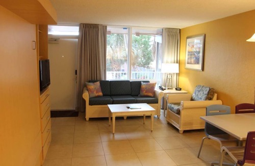 Pompano Beach Resort | Beautiful Ocean resort. Relaxing and quiet. Pompano Beach, Florida.