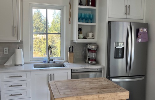Regional District of Nanaimo House | Beautiful Ocean View Roof top Suite In Nanoose Bay.