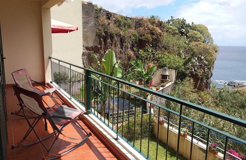 Canico Apartment | Beautiful Ocean View Condo close to beach