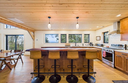 Trinidad House | Beautiful Ocean View Cabin and Hot Tub!
