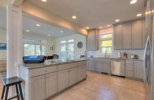 Yaupon Beach House | Beautiful, Ocean View 4 BR/4 BA Home-1 Minute Walk to Beach/Pets-Sleeps 12