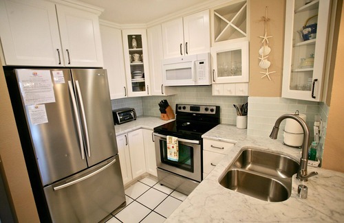 Townsite Condo | Beautiful ocean views, remodeled 2bdrm penthouse condo, C303 North Coast Village