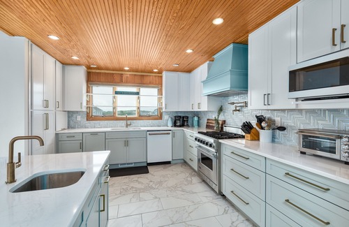 Spindrift House | Beautiful Oceanfront in the Heart of Duck with Spectacular Views