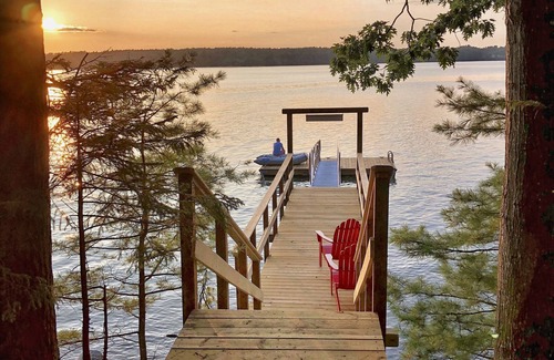 Freeport House | Beautiful oceanfront three-bedroom home overlooking Wolfe's Neck State Park.