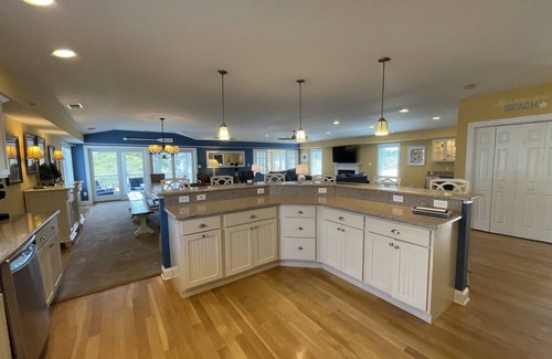 Fenwick Island House | Beautiful Oceanside House in Fenwick Island DE with 12 Person Hot Tub