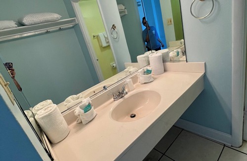 South Peninsula Historic District Resort | Beautiful Oceanview with Queen size bed unit 317