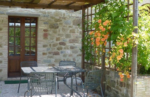 Spedalicchio Apartment | Beautiful old stone farmhouse with pool in Umbrian hills