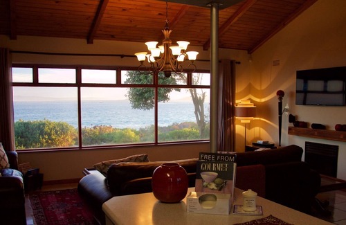 Saldanha House | Beautiful on the beach property perfect for a relaxing get away.