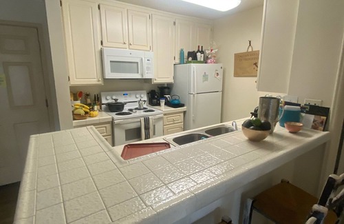 Venice Apartment | Beautiful one bedroom walking to Venice Beach