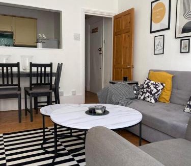Fortis Green Apartment | Beautiful one bed garden flat in Muswell hill