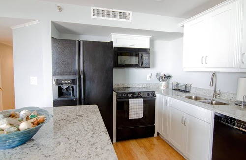 Myrtle Beach Hotel | Beautiful One Bedroom Suite + Official On-Site Rental Privileges
