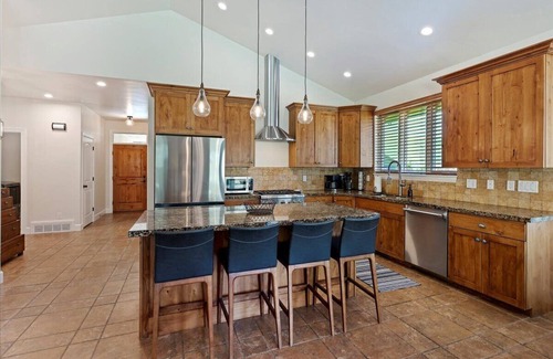 Eden House | Beautiful One Level Home | 3 bedrooms