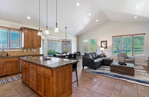 Eden House | Beautiful One Level Home | 3 bedrooms