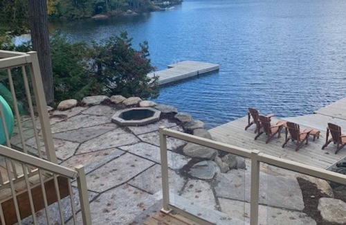 Bala Cottage | Beautiful open-concept cottage on Moon River! 10 Minute walk to Bala!