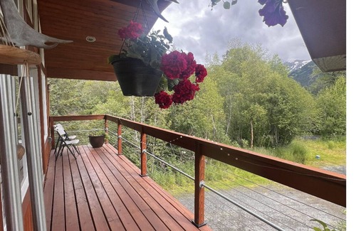 Girdwood House | Beautiful Open Girdwood Home