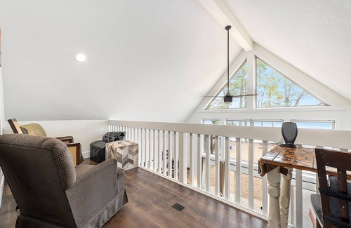 Arcadia House | 🐻 Beautiful Overlooking Shoreline 2BDR Chalet ➠18396