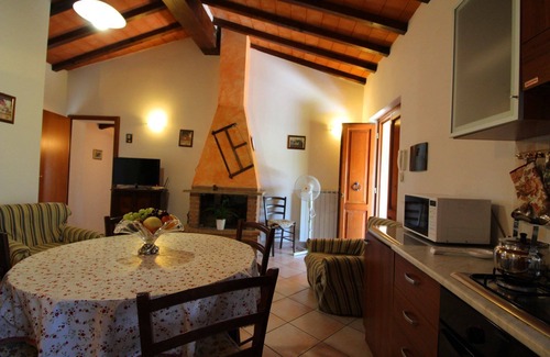 Marciano della Chiana Villa | Beautiful private villa for 9 people with WIFI, private pool, TV and pets allowed, close to Arezzo