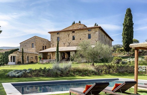 Sarteano Villa | Beautiful private villa with private pool, WIFI, hot tub, A/C, TV and patio, close to Montepulci.