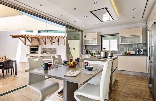 Tunes Villa | Beautiful private villa for 12 people with private pool, WIFI, A/C, TV, patio and panoramic view