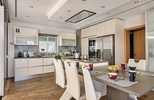 Tunes Villa | Beautiful private villa for 12 people with private pool, WIFI, A/C, TV, patio and panoramic view