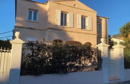 Boulouris-sur-Mer Villa | BEAUTIFUL Paladian-style VILLA close to Boulouris beaches and shops
