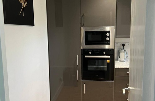 Eastbourne City Centre Apartment | Beautiful Parkview Apartment in Seaside Eastbourne