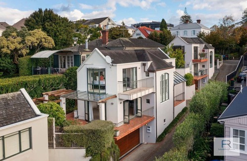 Parnell House | Beautiful Parnell Home with seaviews