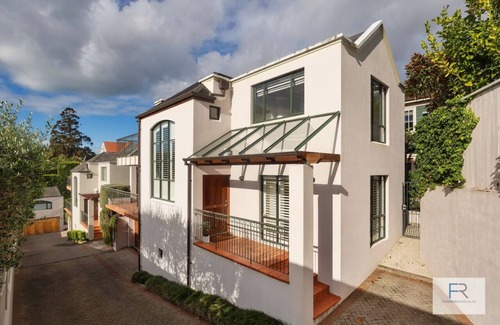 Parnell House | Beautiful Parnell Home with seaviews