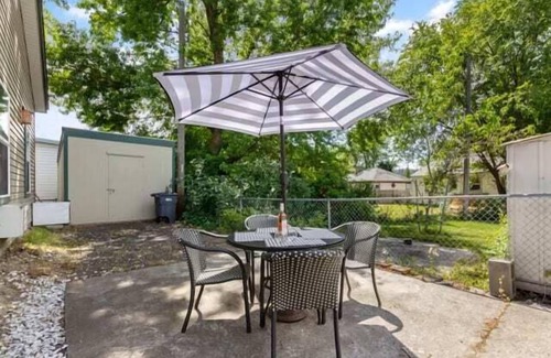 North Spokane House | Beautiful & Peaceful Guesthouse - King Bed