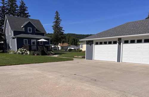 Coon Valley House | Beautiful, peaceful and cozy 3 bedroom home in Coon Valley near LaCrosse, Westby