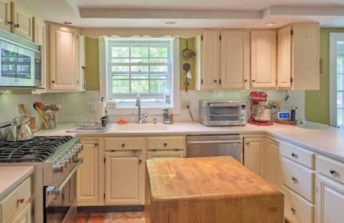 East Haddam Apartment | Beautiful Period Intact Victorian Apartment in East Haddam, CT