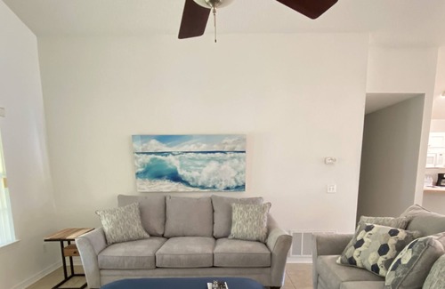 Gulf Breeze House | Beautiful Pet Friendly 4 bedroom, 2 Ba Home, 10 min to Beautiful Pensacola Beach