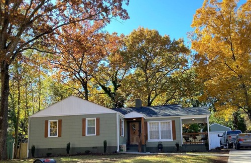 Spartanburg House | Beautiful Pet Friendly Home in Central Spartanburg Sleeps 6