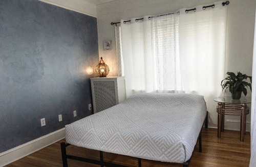 Country Club Plaza Area Condo | Beautiful Plaza Condo
