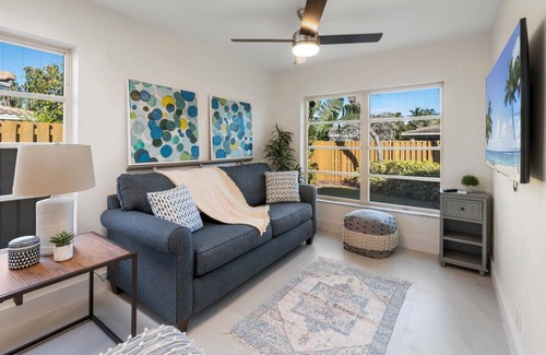 Central Corals House | BEAUTIFUL POOL HOUSE