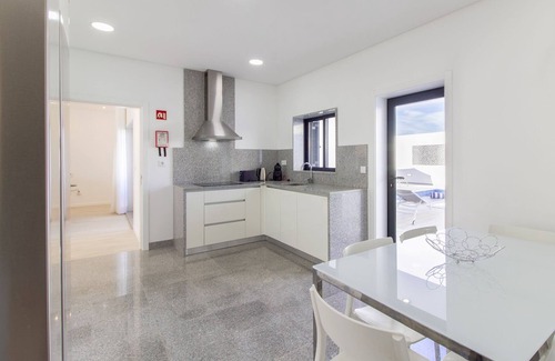 Patio Villa | Beautiful Portugese Villa | 6 Bedroooms | Villa Albufeira Grande | Private Pool.