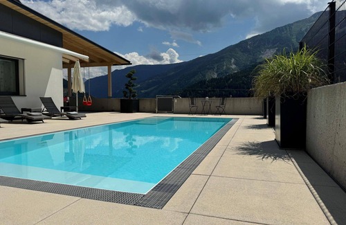 Landeck Villa | Beautiful private villa for 6 guests with WIFI, pool, TV, patio and panoramic view